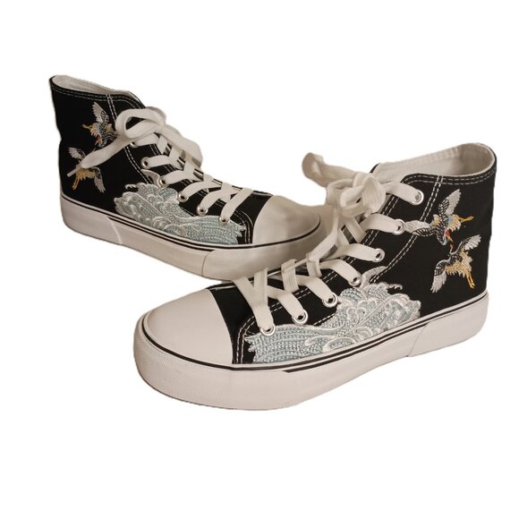 Shoes - Black Embroidered Crane Bird Nature Scene High Top Sneakers Women’s Size 7 NWT